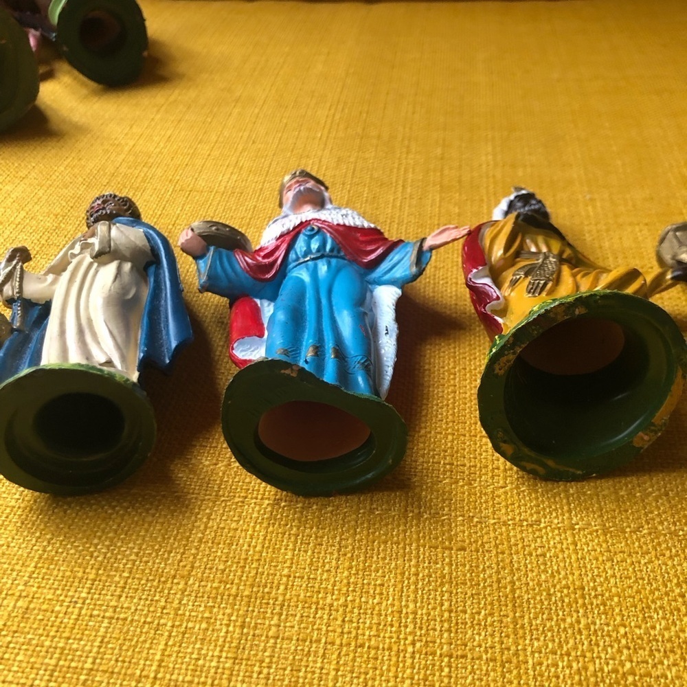 Vintage Italian Collectible Nativity Figurine Set - Picture 11 of 15